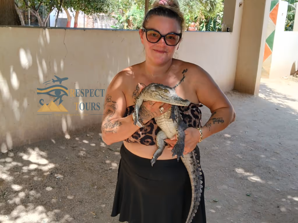 What to Wear in Egypt as a Female Tourist: A Practical Packing Guide 7 What to Wear in Egypt as a Female Tourist