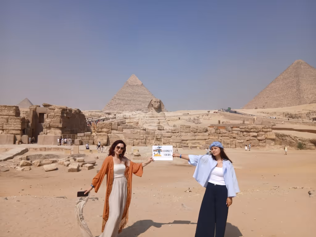 What to Wear in Egypt as a Female Tourist: A Practical Packing Guide 1 Women in Egypt